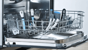 découvrez étape par étape comment raccorder facilement votre lave-vaisselle à l'alimentation en eau de votre évier et profitez d'une installation pratique et sécurisée chez vous.